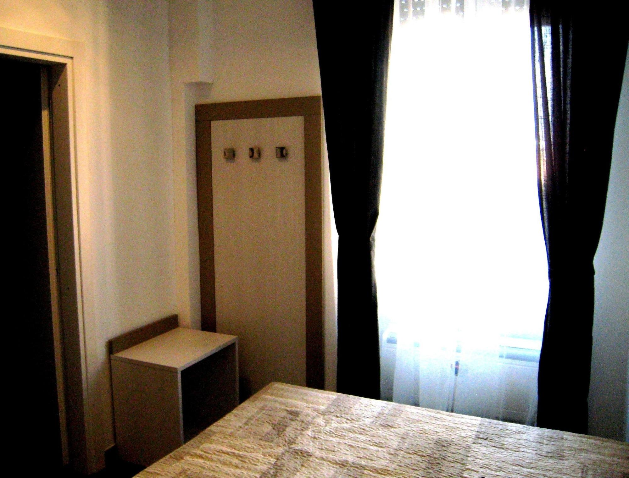 Holidays S.Lorenzo Guest House New Rom Exterior foto
